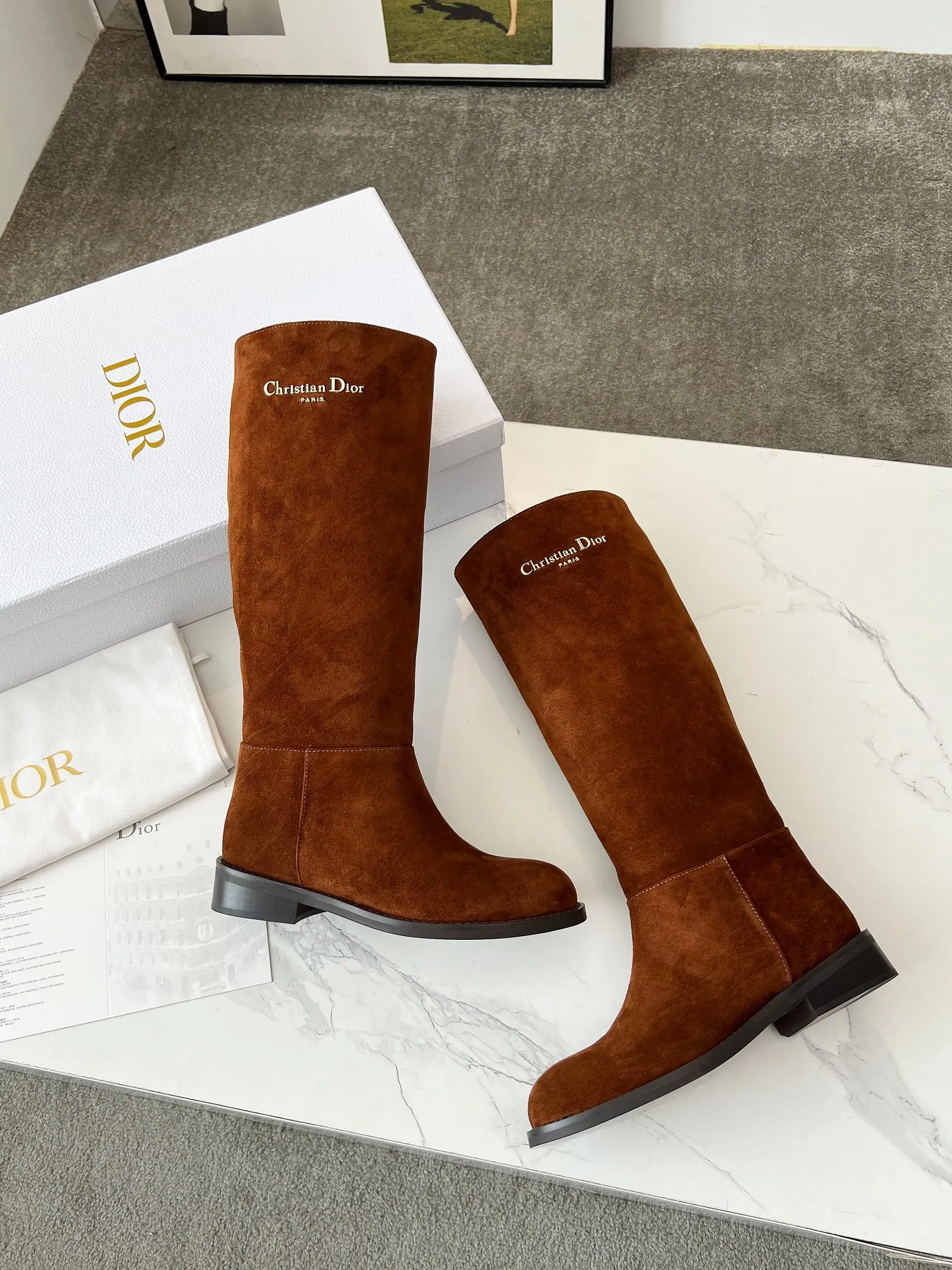 👟👟Ex-factory price 820👟👟 Dior 2025ss retro British style brogue new knight boots 👢👢 萱-shaped versatile thin feet yyds. The shape is three-dimensional and full, handsome and comfortable on the feet. A very retro style, full of aura single product, very novel design style, perfect details, cool and trendy 💯 trendy outsole, Inner lining: beef ribs Size: 35-40 (customized size 40-41)